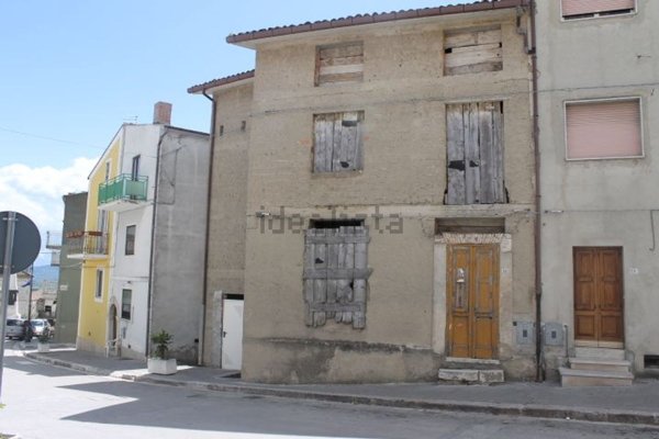 casa indipendente in vendita a Matrice