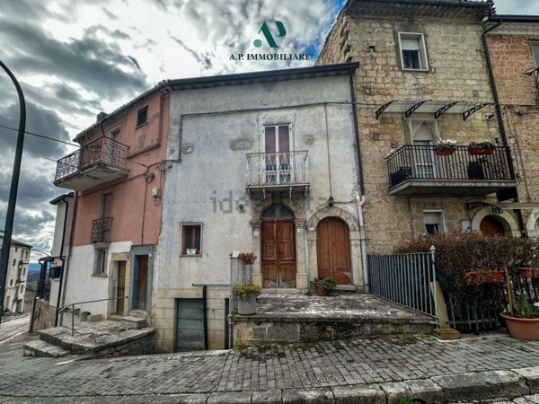 casa indipendente in vendita a Matrice