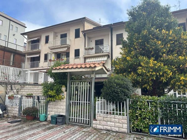 casa indipendente in vendita a Mirabello Sannitico