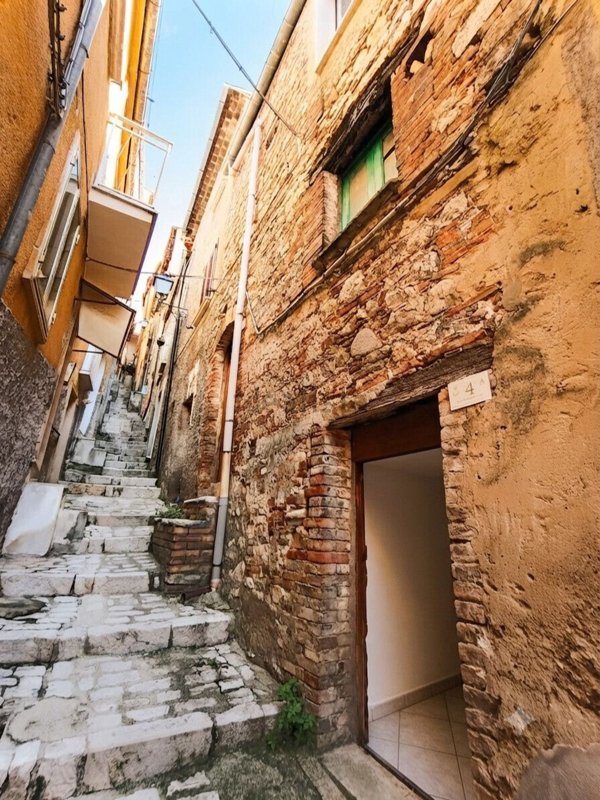 casa indipendente in vendita a Mirabello Sannitico
