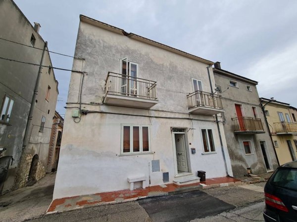 casa indipendente in vendita a Montecilfone