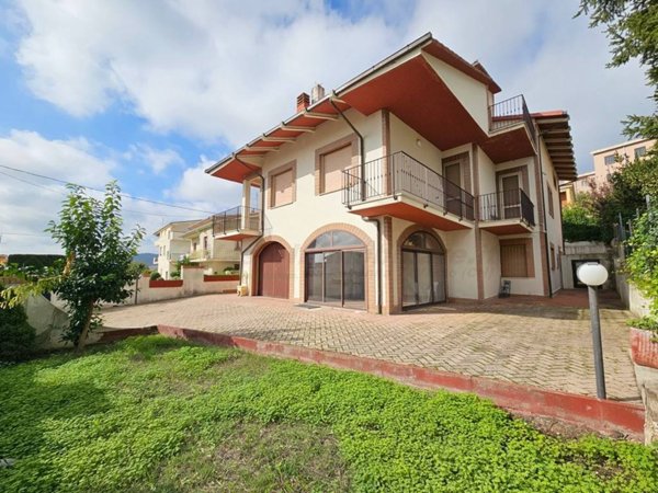 casa indipendente in vendita a Montecilfone