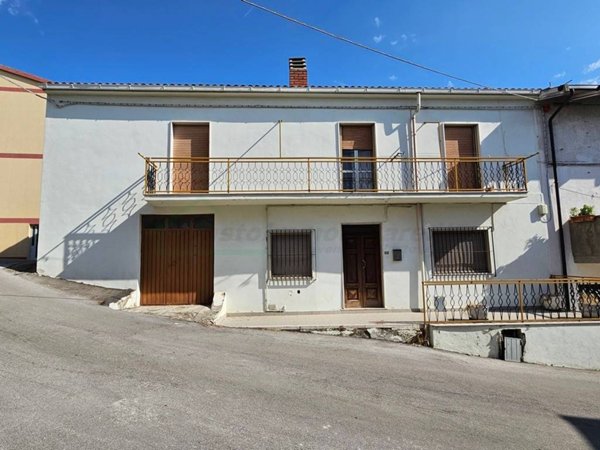 casa indipendente in vendita a Montecilfone