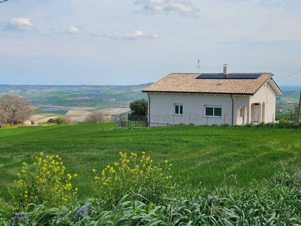 casa indipendente in vendita a Montecilfone