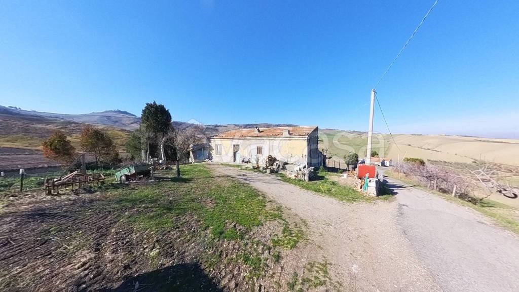 casa indipendente in vendita a Montenero di Bisaccia