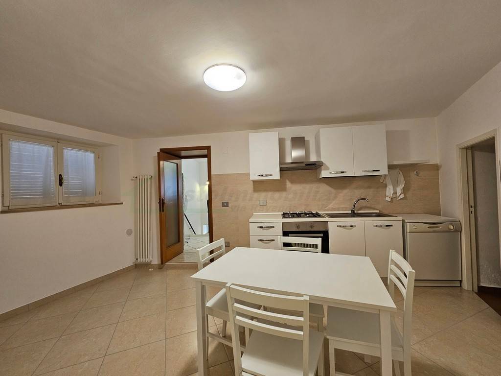 casa indipendente in vendita a Montenero di Bisaccia