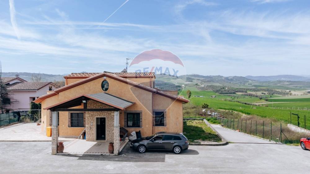 casa indipendente in vendita a Montenero di Bisaccia