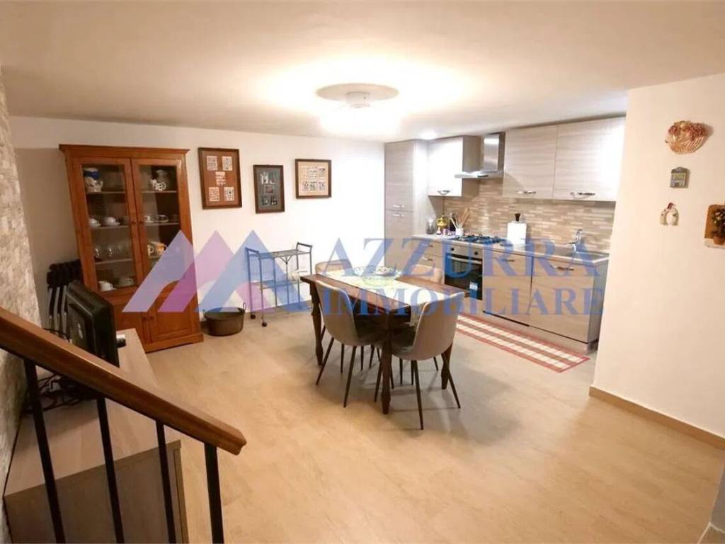 pentavano in vendita a Montenero di Bisaccia