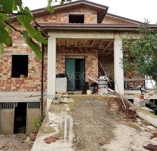 casa indipendente in vendita a Montenero di Bisaccia