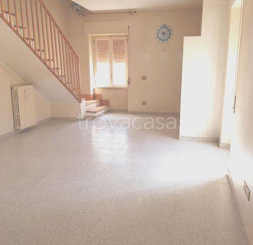 casa indipendente in vendita a Montenero di Bisaccia