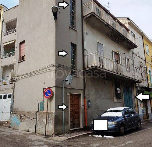 casa indipendente in vendita a Montenero di Bisaccia