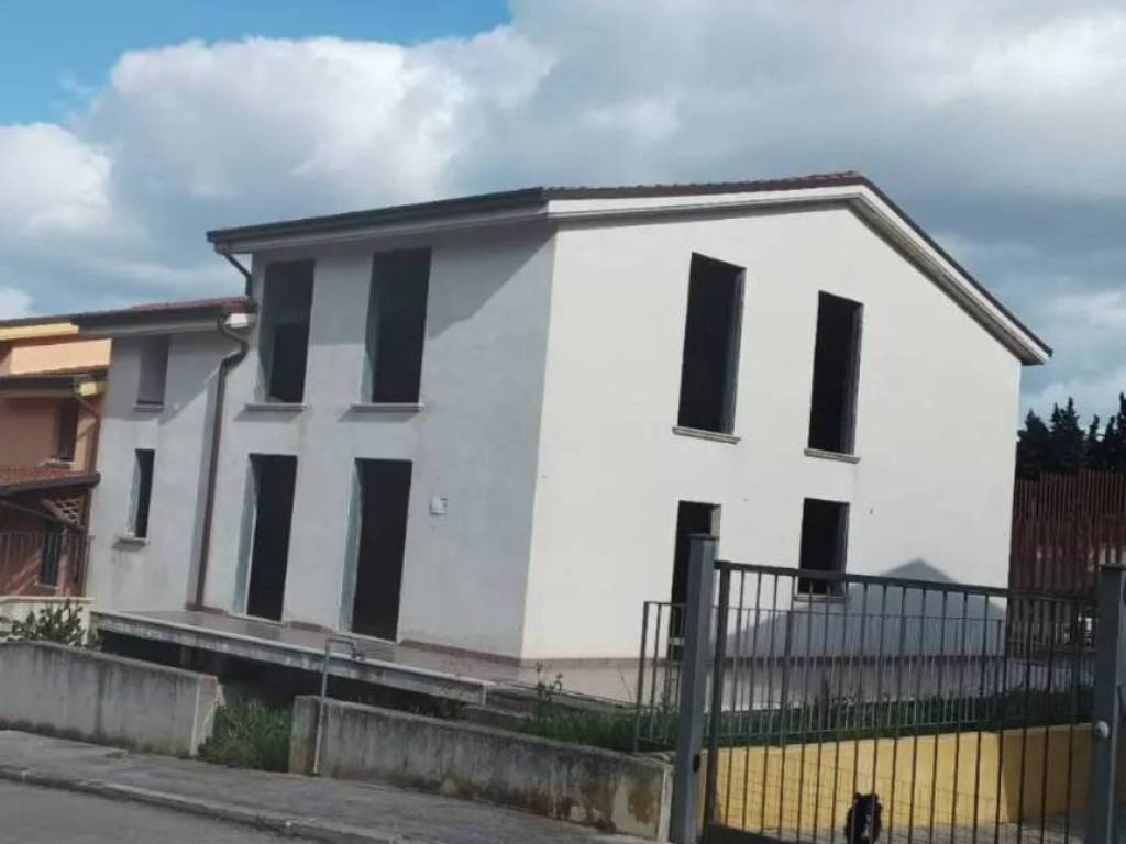 casa indipendente in vendita a Montenero di Bisaccia