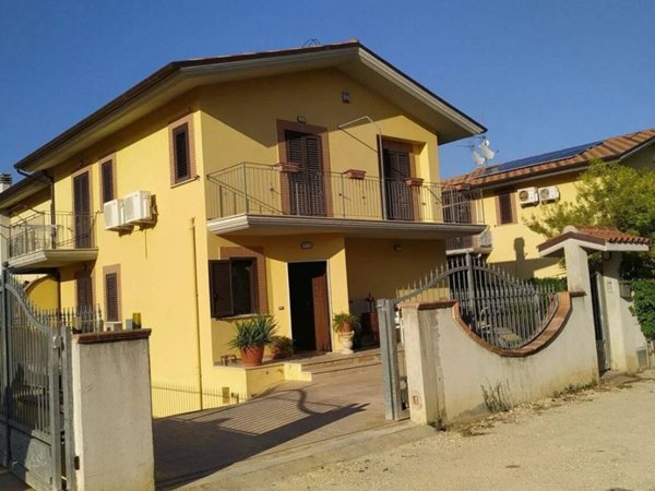 casa indipendente in vendita a Montenero di Bisaccia