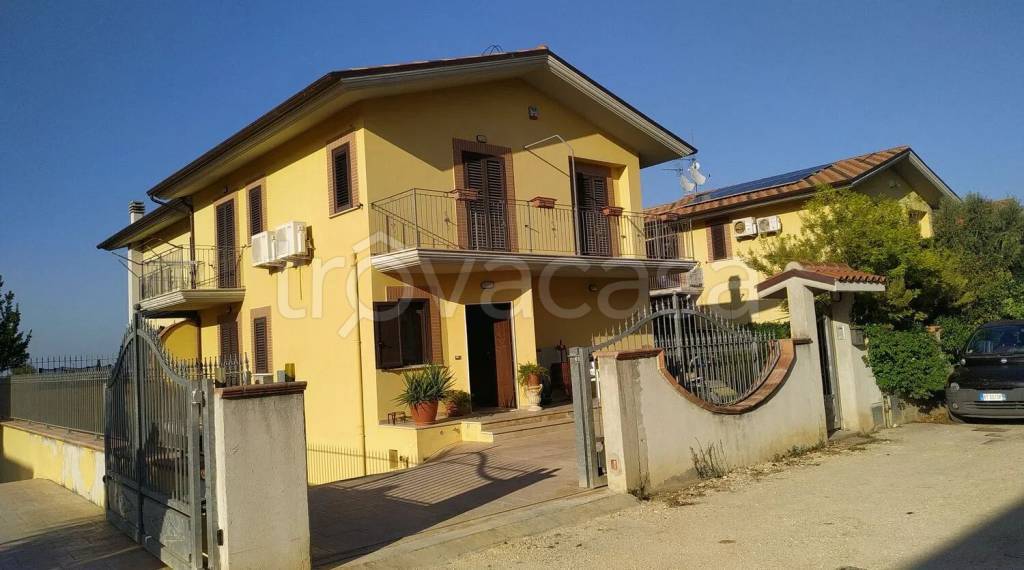 casa indipendente in vendita a Montenero di Bisaccia