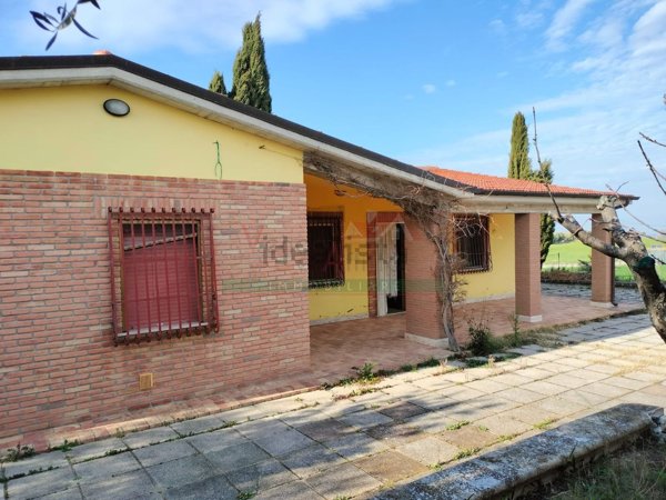 casa indipendente in vendita a Montenero di Bisaccia