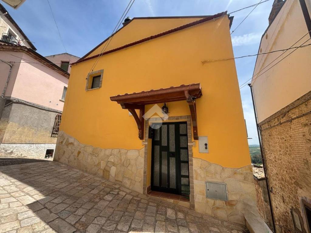 casa indipendente in vendita a Montenero di Bisaccia