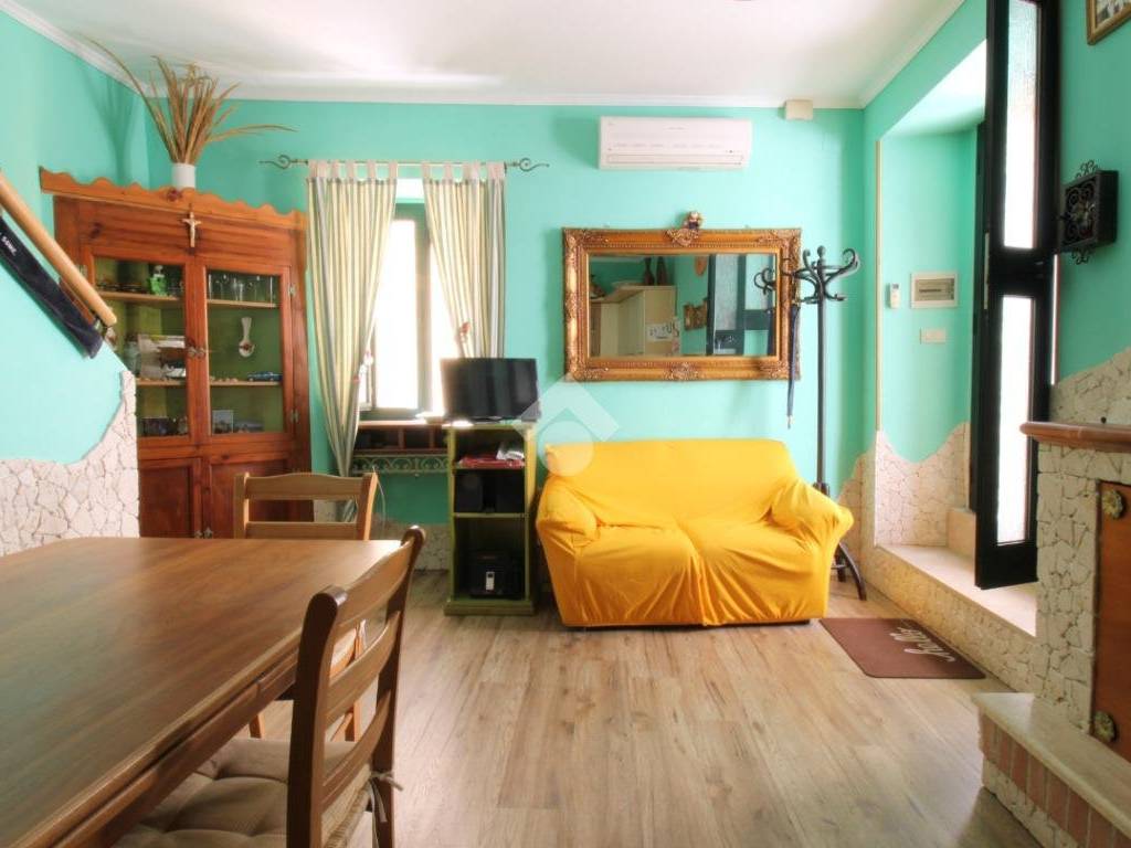 casa indipendente in vendita a Montenero di Bisaccia