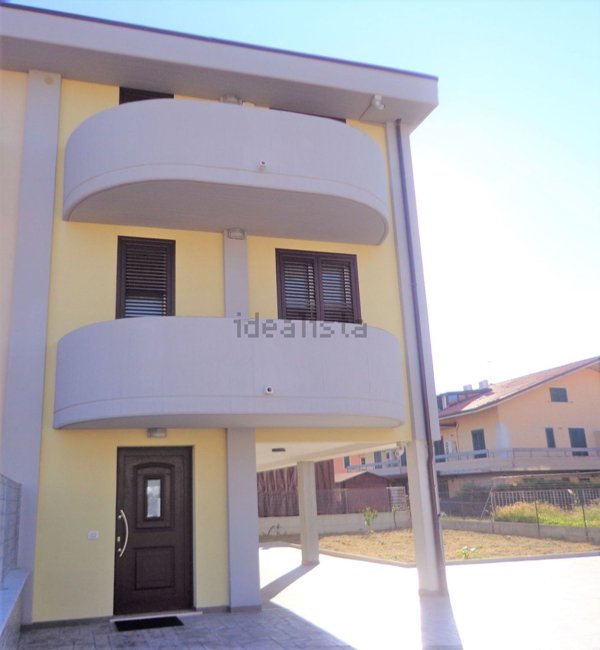 casa indipendente in vendita a Montenero di Bisaccia