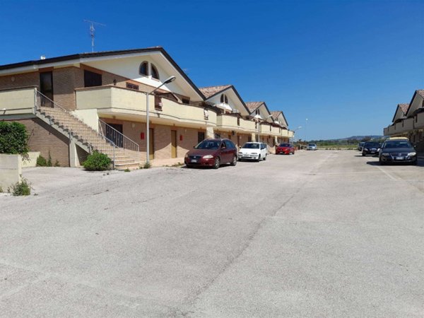 casa indipendente in vendita a Montenero di Bisaccia