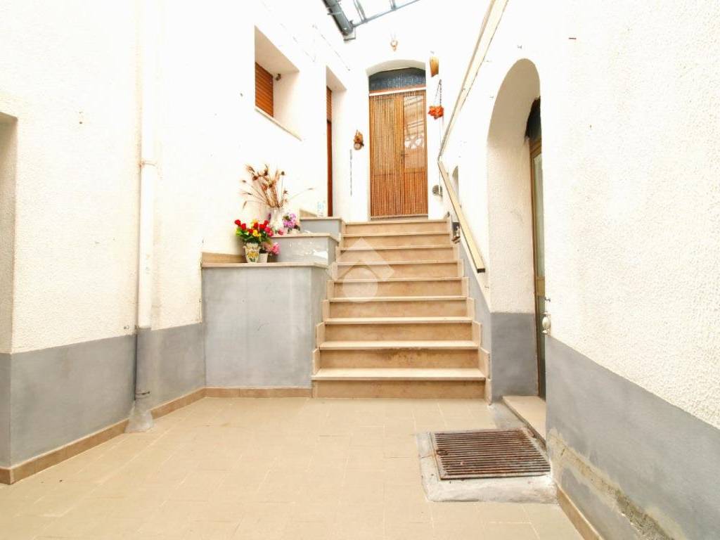 casa indipendente in vendita a Montenero di Bisaccia