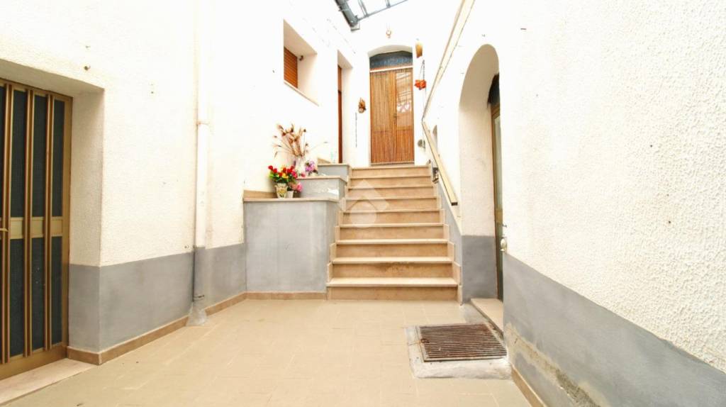 casa indipendente in vendita a Montenero di Bisaccia