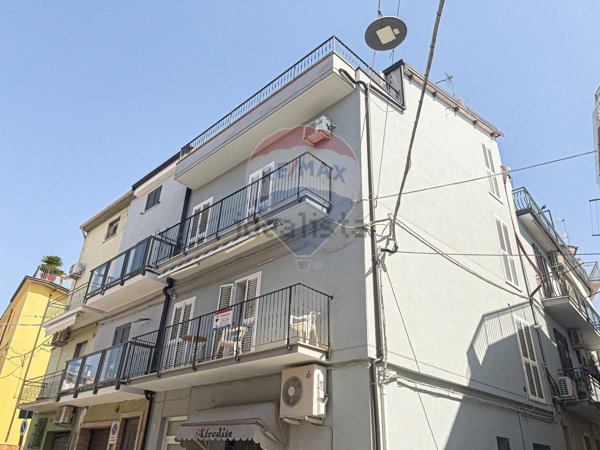 pentavano in vendita a Montenero di Bisaccia
