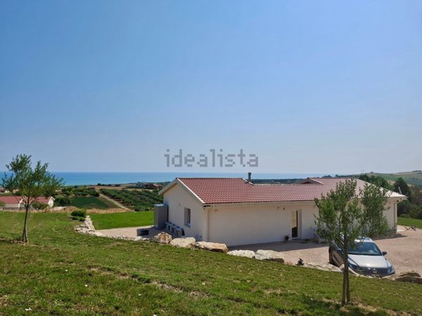 casa indipendente in vendita a Montenero di Bisaccia