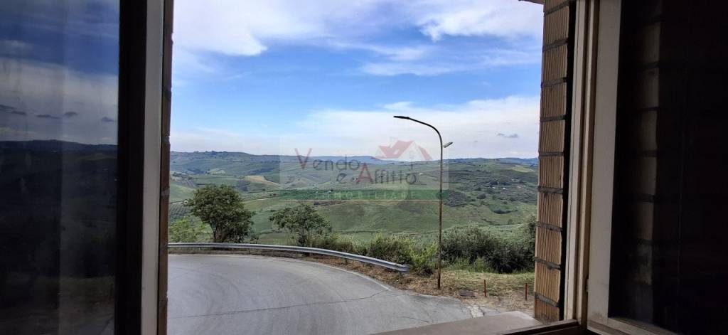 casa indipendente in vendita a Montenero di Bisaccia