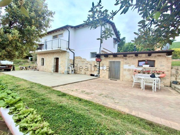 casa indipendente in vendita a Montenero di Bisaccia