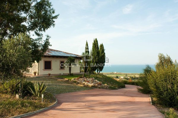 casa indipendente in vendita a Montenero di Bisaccia