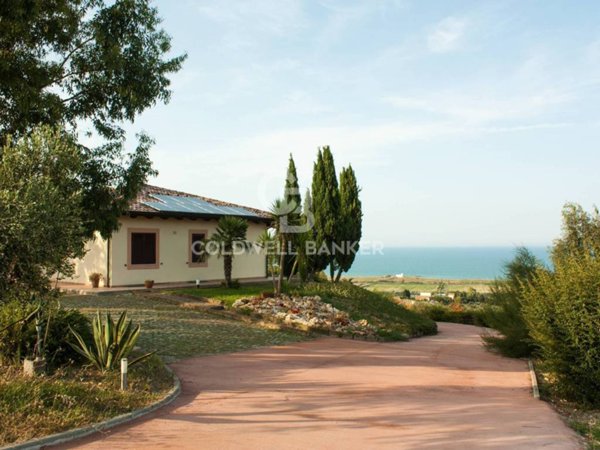 casa indipendente in vendita a Montenero di Bisaccia