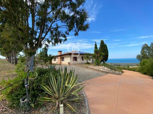 casa indipendente in vendita a Montenero di Bisaccia