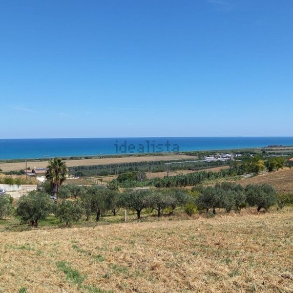 terreno edificabile in vendita a Montenero di Bisaccia