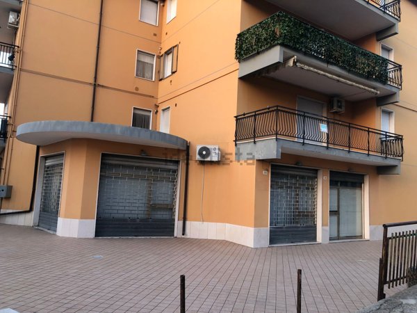locale commerciale in vendita a Montenero di Bisaccia