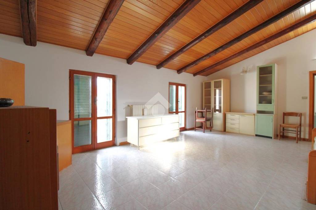 casa indipendente in vendita a Montenero di Bisaccia
