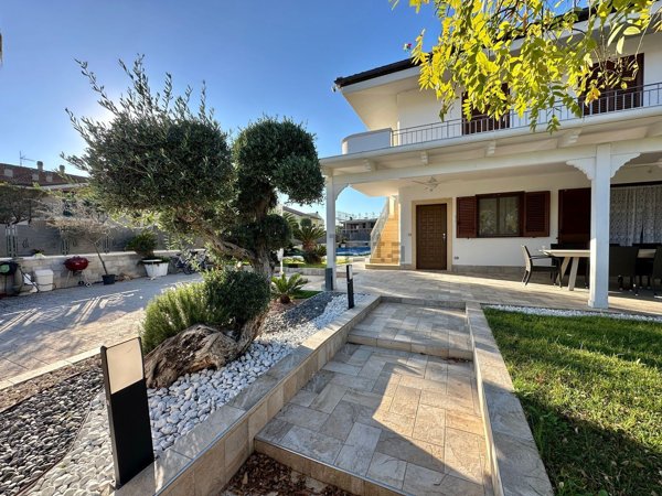 casa indipendente in vendita a Montenero di Bisaccia