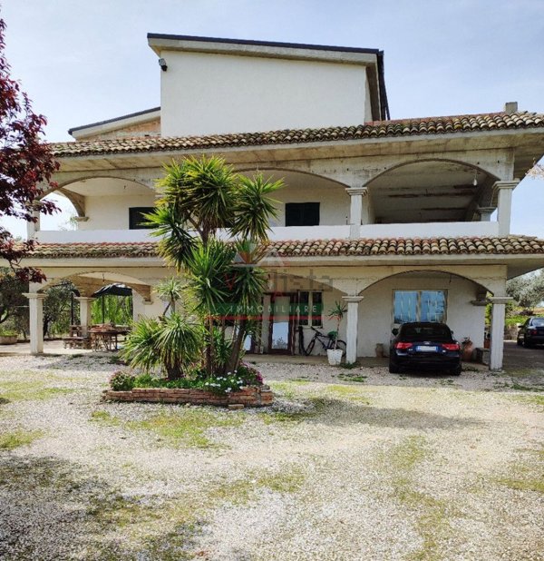 casa indipendente in vendita a Montenero di Bisaccia