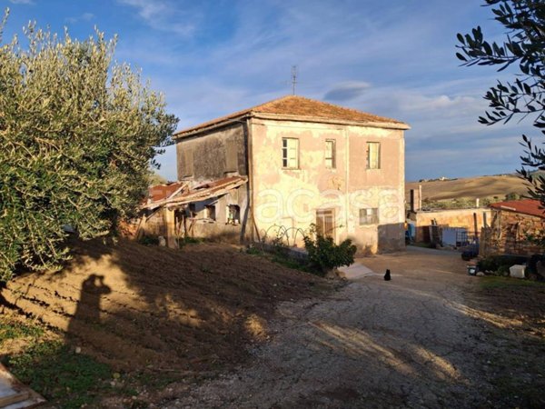 casa indipendente in vendita a Montenero di Bisaccia