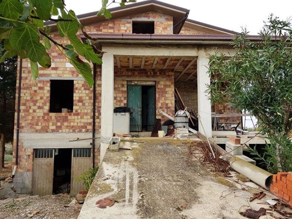 casa indipendente in vendita a Montenero di Bisaccia