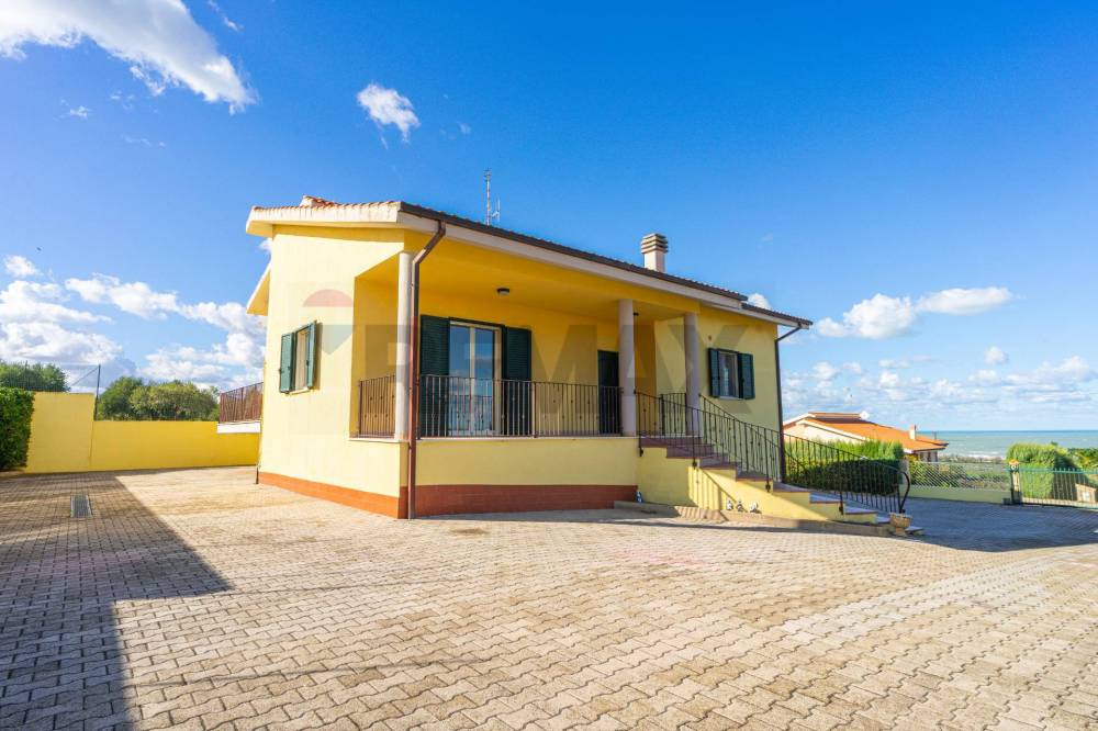 casa indipendente in vendita a Montenero di Bisaccia