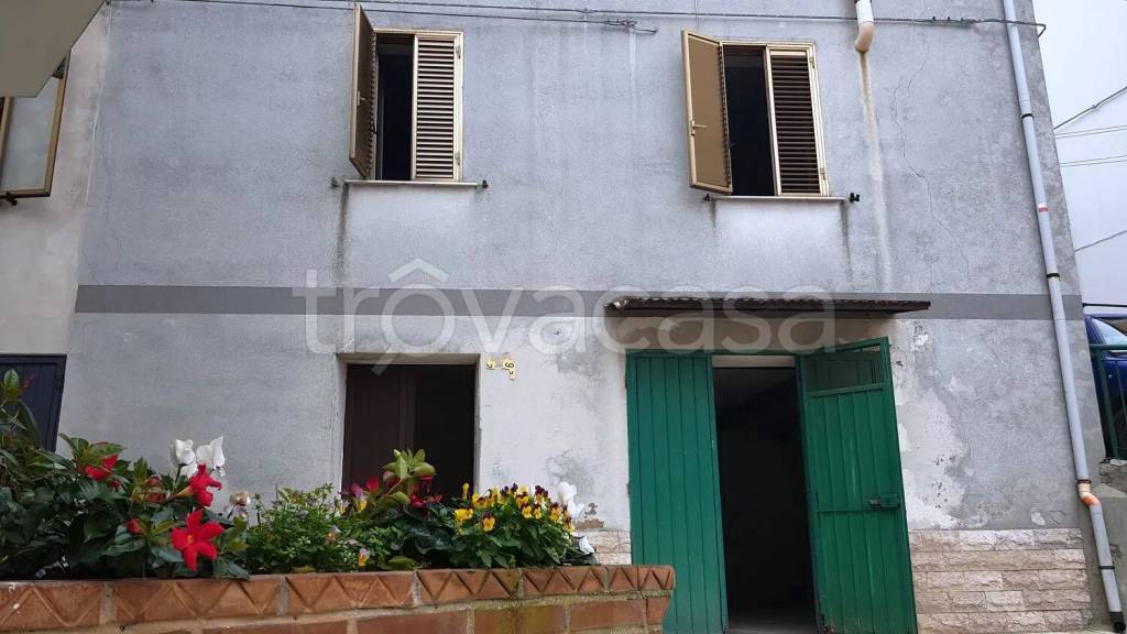 casa indipendente in vendita a Montenero di Bisaccia