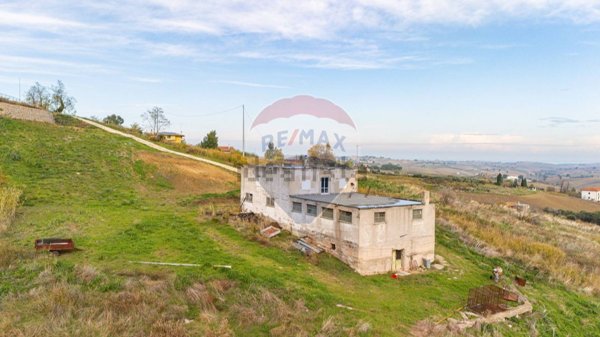 casa indipendente in vendita a Montenero di Bisaccia