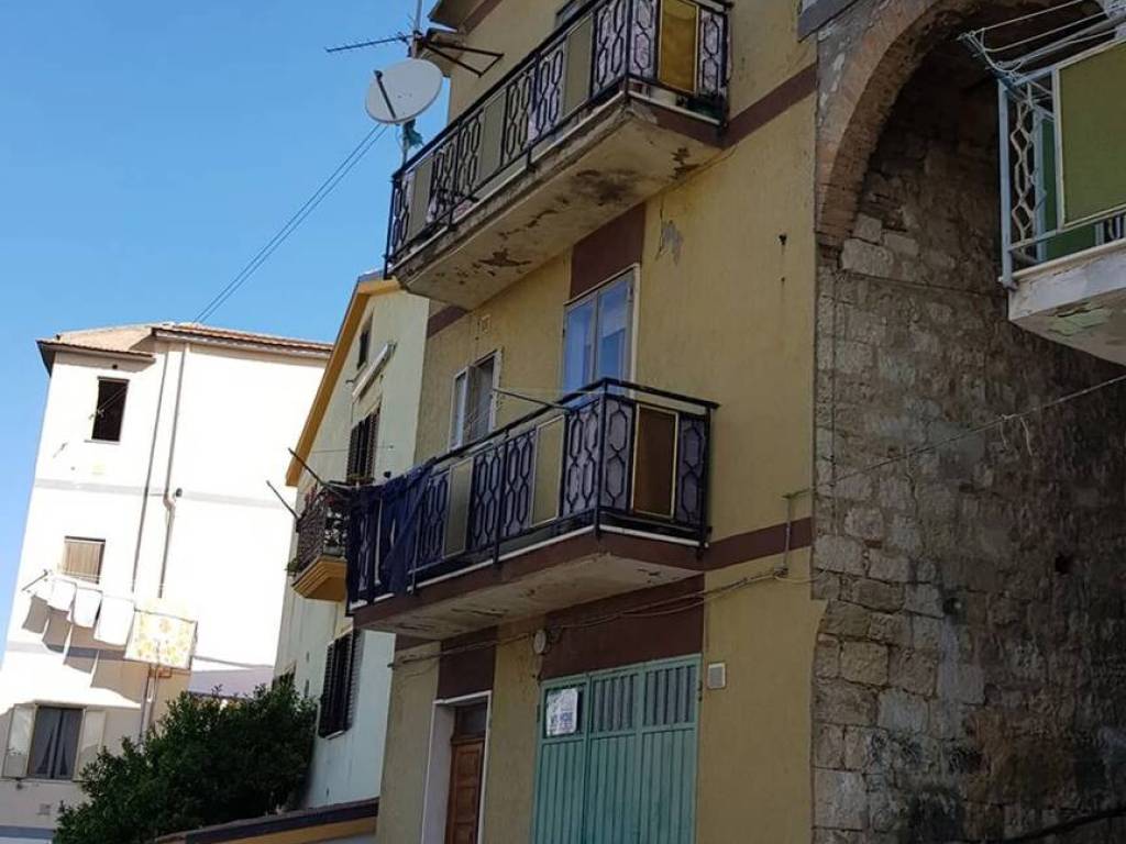 casa indipendente in vendita a Montenero di Bisaccia