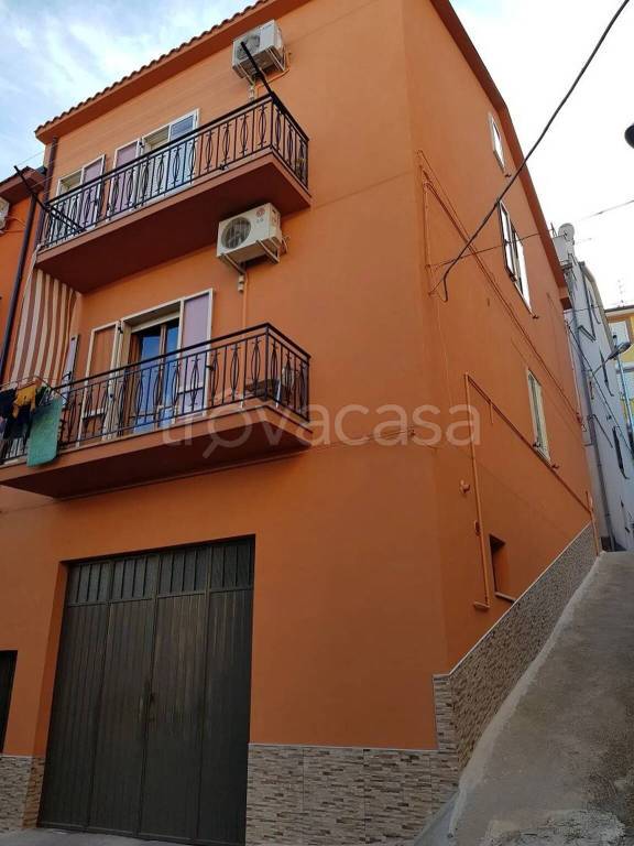 casa indipendente in vendita a Montenero di Bisaccia