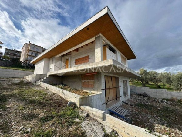 casa indipendente in vendita a Montenero di Bisaccia