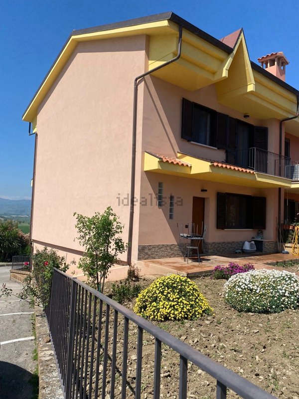 casa indipendente in vendita a Montenero di Bisaccia