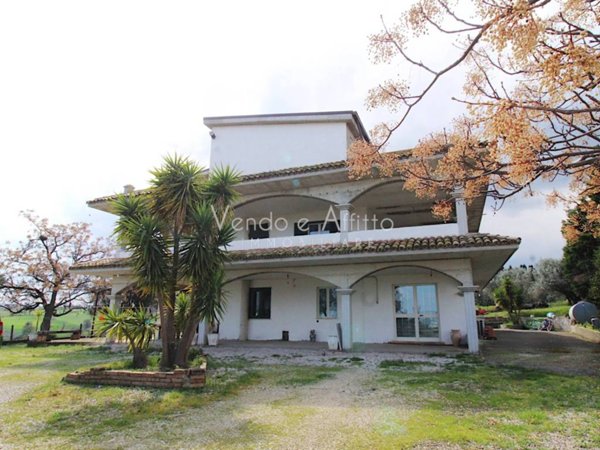 villa in vendita a Montenero di Bisaccia