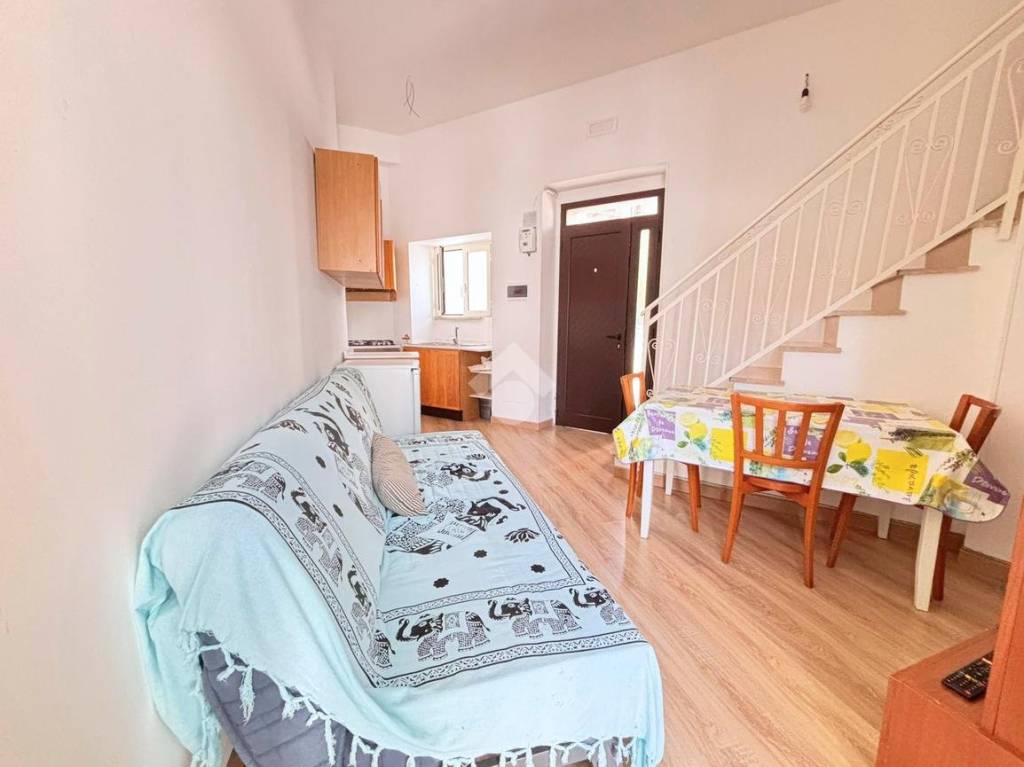 casa indipendente in vendita a Montenero di Bisaccia