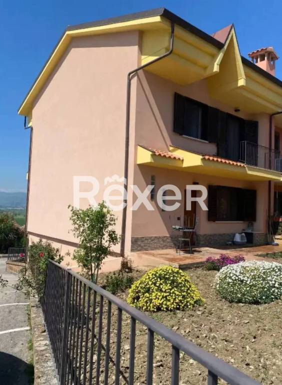 casa indipendente in vendita a Montenero di Bisaccia