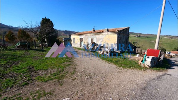 casale in vendita a Montenero di Bisaccia